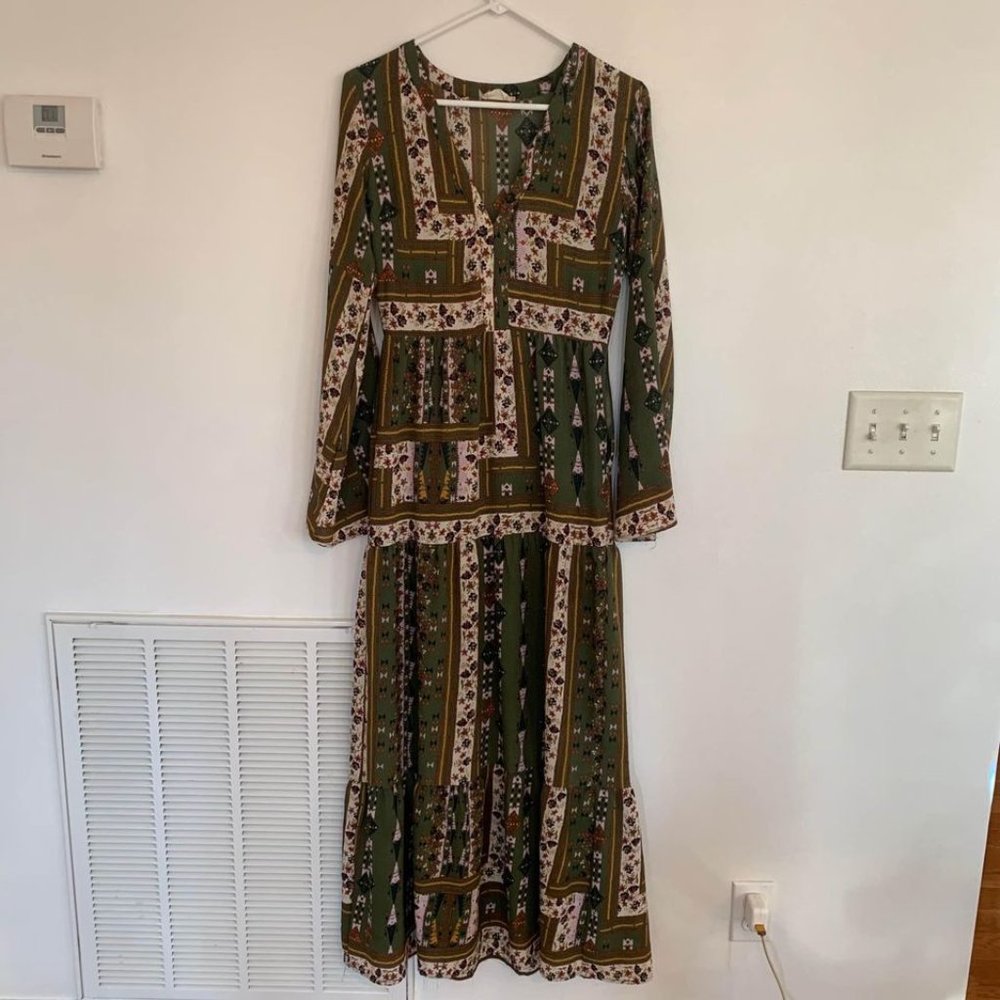 Olive green patterned long sleeve maxi dress